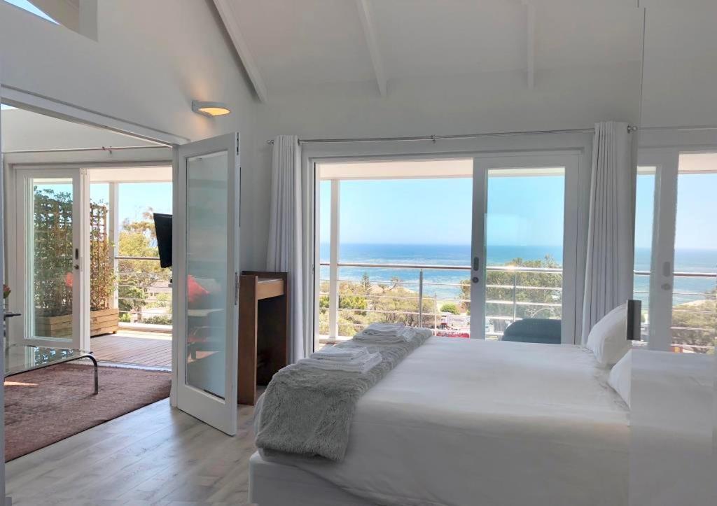شقة Camps Bay Loft With Stunning Mountain And Ocean Views كيب تاون المظهر الخارجي الصورة